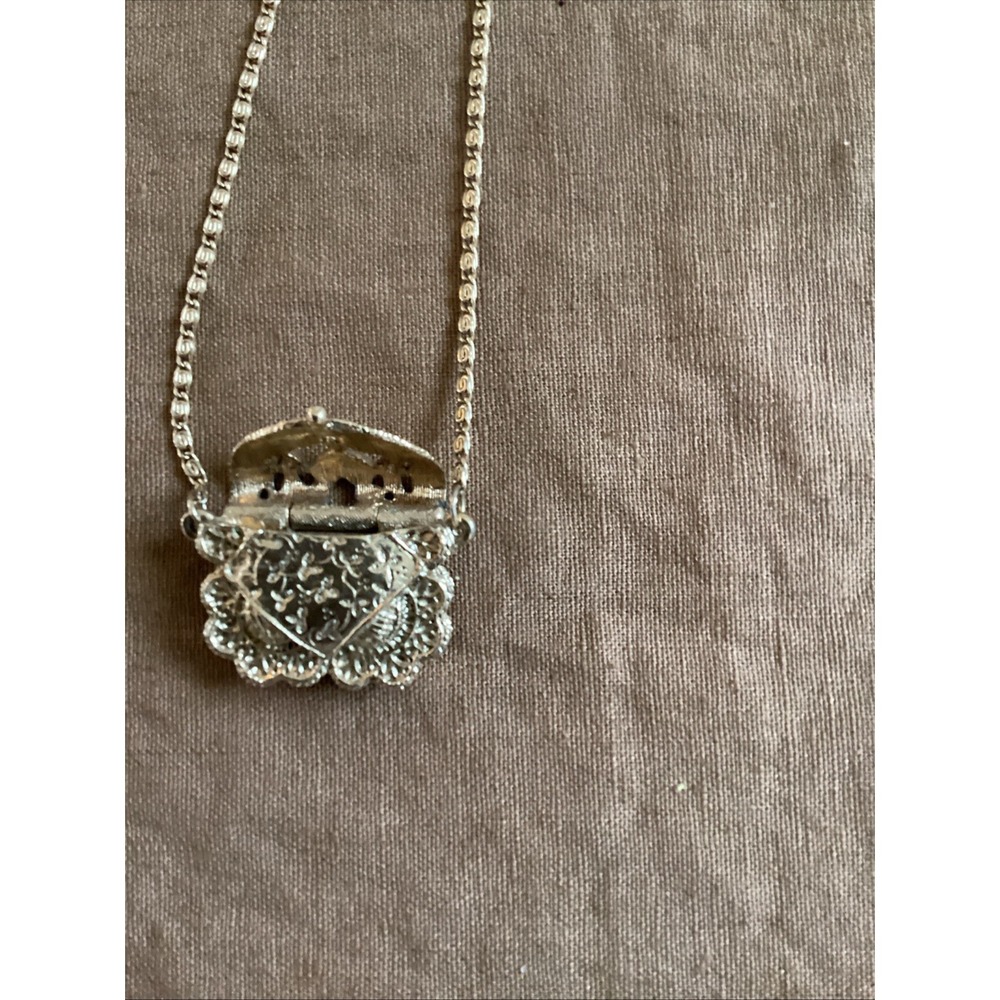 Vintage 1928 Brand Necklace Purse Pendant Gold Tone Fast Shipping - Picture 5 of 6